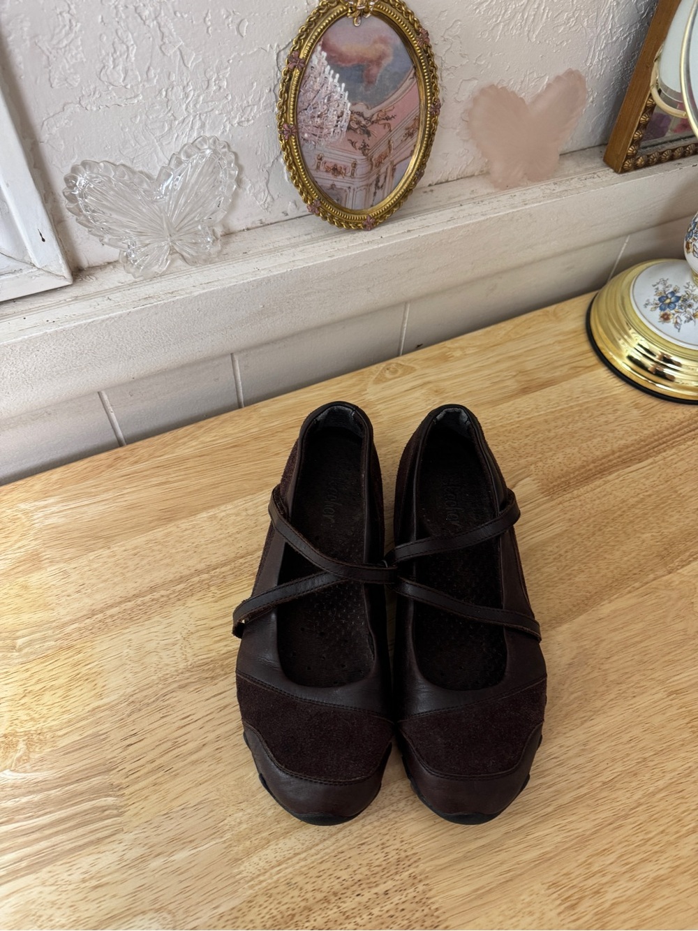2000’s Skechers Brown Suede Leather Mary Jane Sneakers Size 7 Whimsy Indie Fall - Picture 2 of 12